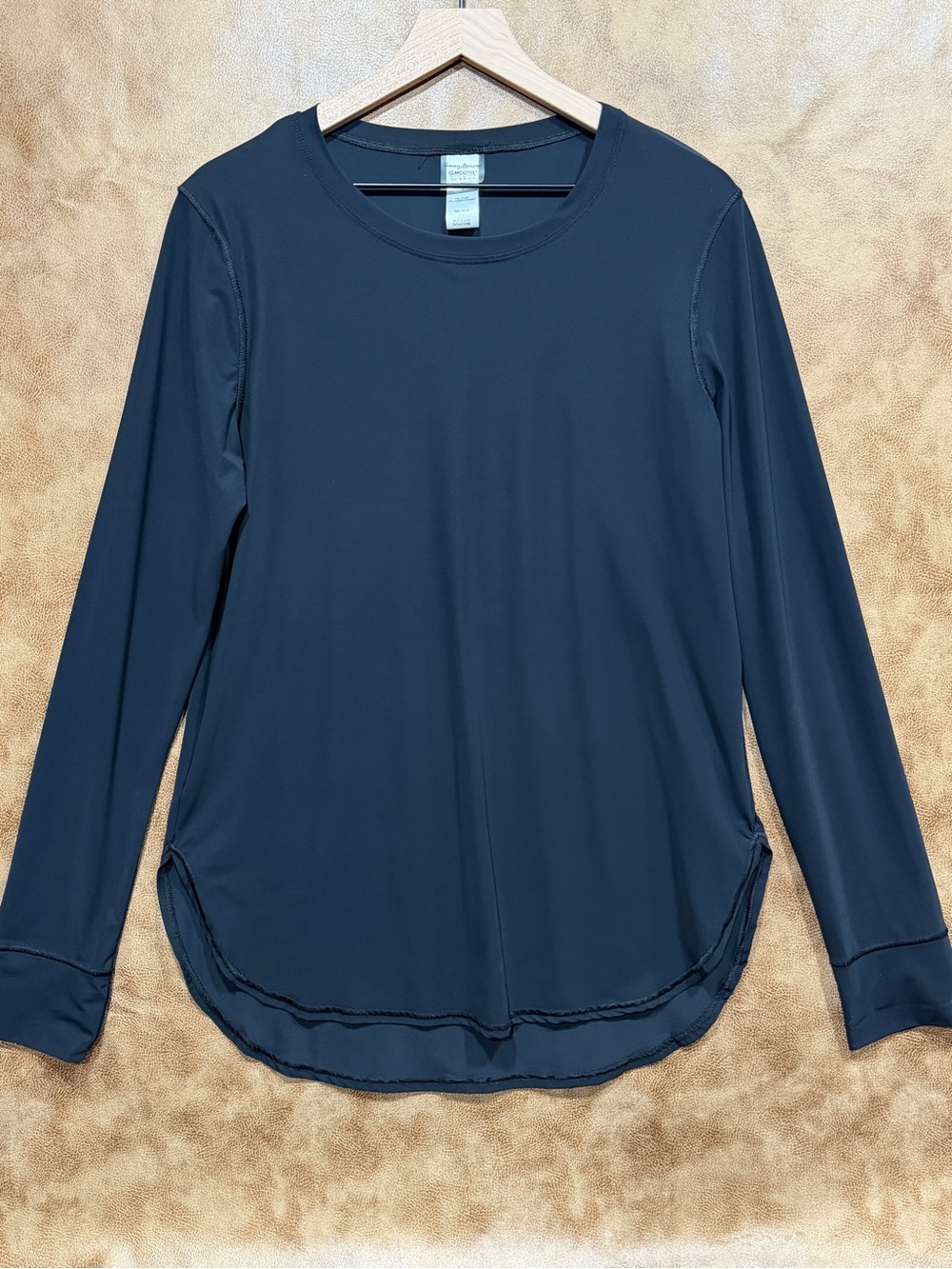 NWOT Tommy Bahama Women’s Long Sleeve Sun Shirt Thumb Holes Size L